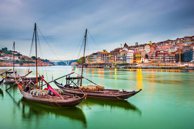 Oporto, nostalgia y modernidad a orillas del Duero