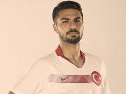 1997 doğumlu genç futbolcu mehmet zeki çelik futbol hayatına bursaspor alt yapısında başlamıştır. Mehmet Zeki Celik Kimdir Bi Soru Bi Cevap