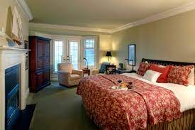 superior room at harbour house hotel niagara on the lake a four diamond hotel and ranked number 1 hotel in ontario 2013 superior room house lake hotel