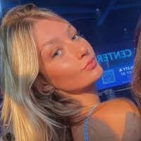 Sandi Riley's Instagram, Twitter & Facebook