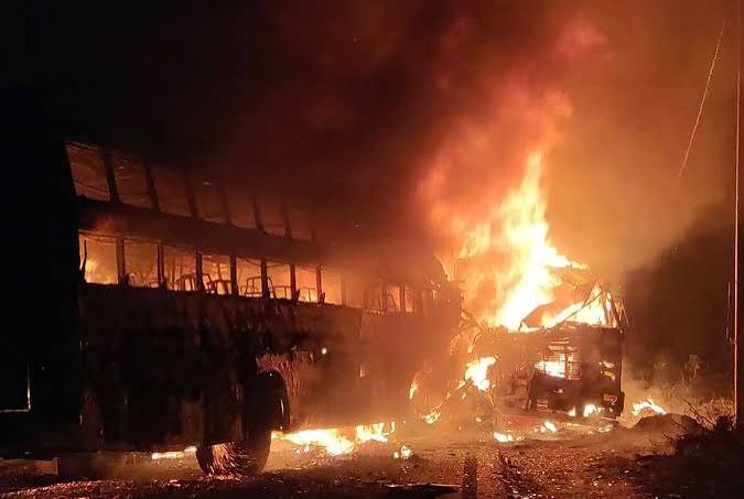 25 killed after bus catches fire in India - UCA News