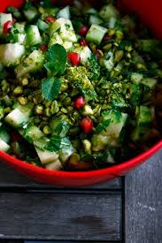 Persische Mezze Frischkaseballchen Salat Mit Granatapfel Und Baba Ganoush Rezepte Persisches Essen Persische Gerichte