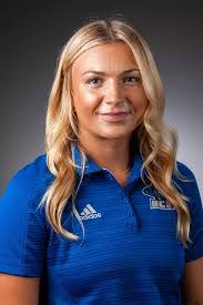 Nina Munson's Instagram, Twitter & Facebook