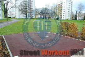 Damit das konzept auch städtebaulich überzeugt, wurden fünf architekturbüros zu einem wettbewerb eingeladen. Wiesbaden Workout Park Geno50 Park Schierstein Deutschland Spot