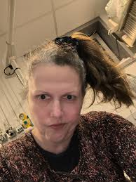 Good morning everyone. II was up from 4-5 this morning. Woke up and my  fingers were "a sleep" could NOT get them to wake up, so I got up and  walked around