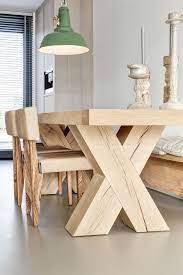 decorez vos interieurs avec une belle table rustique archzine fr table rustique table bois brut salle a manger bois
