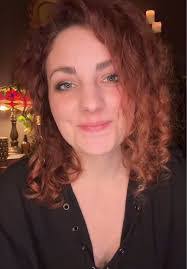 Kelly Seifried's Instagram, Twitter & Facebook