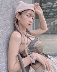 Trong chương trình năm nay, lê bống đại diện cho đội tuyển pháp. Váº¡ch Ao Lá»™ Chan Ngá»±c Hot Girl Le Bá»'ng Nháº­n Ä'á»§ Gáº¡ch Xay Nha