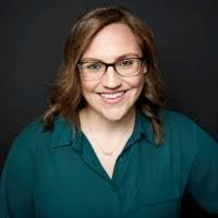 Heidi Schlueter's Instagram, Twitter & Facebook