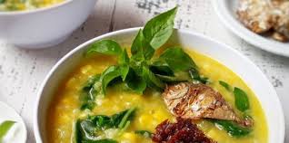 Dikenal juga sebagai tinutuan, ini aalah salah satu makanan yang mewakili keragaman dan keunikan kuliner indonesia., karena isiannya kaya akan citarasa khas nusantara. Cara Membuat Bubur Manado Gurih Dan Nikmat Merdeka Com