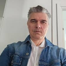 Nancy Sharples's Instagram, Twitter & Facebook