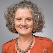 Rebecca Gamble's Instagram, Twitter & Facebook