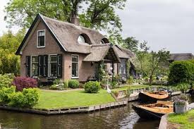 Giethoorn | dit is de officiële website voor de toerist/ recreant. Giethoorn Amsterdam Lake District Und Batavia Stad Shopping Village 2021