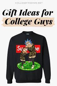 Finding awesome gifts for college guys is simple and easy! These Gifts For College Guys Will Make You Look Like A Gift Giving Genius College Fashion