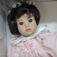 Hildegard Gunzel's Golden Days Set: Orelia, Dalia & Raphael LE10. Never  removed from metal shipper