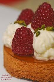Palets Bretons A L Huile D Olive Gelee Passion Et Ganache Chocolat Blanc Chocolat Blanc Ganache Chocolat Blanc Assiette Gourmande