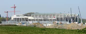 Der sc freiburg, der verein mit einem stadion, dessen spielfeld zu klein und zu schräg ist, der keine einzige vip loge besitzt und dem kein großer konzern hilft: Sc Stadion Wikipedia La Enciclopedia Libre