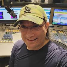 Chasing goals before the world wakes up. 🌅💪 #MorningWorkout #RiseAndGrind