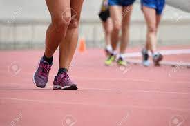 Vemos algunos ejercicios muy útiles para mejorar la técnica de la marcha atlética.todos los vídeos de atletismo aquí: Las Ninas En La Marcha Atletica En La Pista De Atletismo Fotos Retratos Imagenes Y Fotografia De Archivo Libres De Derecho Image 63776791