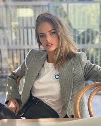 Welcome to samara weaving.net, your first fansite dedicated the talented australian actress samara weaving.samara is most known for her roles in home & away, the babysitter, three billboards outside ebbing, missouri & hollywood, and can soon be seen in the g.i. Samara Weaving Samara Weaving Added A New Photo