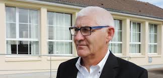 Saint-Côme-du-Mont. Le maire Bernard Denis a tenté de mettre fin à ses jours