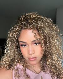 Evie Rivera 🇵🇷