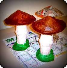 des champignons tout mignons un petit tuto pour fabriquer en papier mache d abord reunir le materiel champignon feuilles de coloriage mandala simples