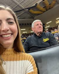 Lynsie Puck's Instagram, Twitter & Facebook