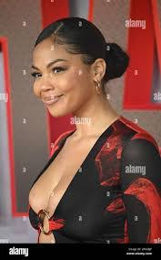 Abbie Dow's Instagram, Twitter & Facebook