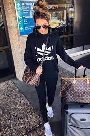 Winter Vacations In Mexico 10 Best Winter Outfits To Wear Summervacationsin Com Airplane Outfits Travel Clothes Women Outfits With Leggings