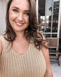 Day 12 of filming for #BackRoads was all about these pants, these trees,  and this rock in particular 🔎