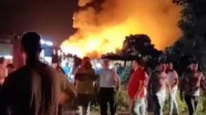 Maybe you would like to learn more about one of these? Anf Atesin Cocuklari Inisiyatifi Uc Isyeri Ve Bir Kamyon Yakti