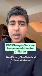 Wondering how to manage uncomfortable hot flashes? We asked OB/GYN Dr.  Stacey Silverman-Fine for some hot tips to cool down: 🌬️ Carry a personal  fan for instant relief