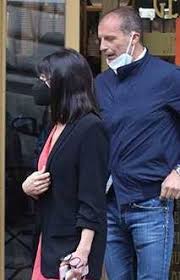 Più affiatati che mai sembrano lontane le voci di una crisi tra ambra angiolini e massimiliano allegri e oggi appaiono innamoratissimi e complici Massimiliano Allegri Fotografato In Compagnia Di Ambra Angiolini Gossivip