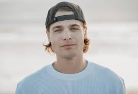 We have an announcement‼️ Max McNown is coming to the lyric! This  folk-country artist will be here Thursday, April 9th! Mark your calendars  now, this is a show no one wants to