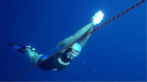 Presionar el botón de menú y seleccionar 'apn nuevo' e ingresar los siguientes datos. Guillaume Nery Le Recordman De Descente En Apnee A Plonge A 125 Metres De Profondeur