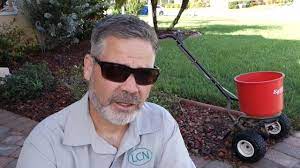 The 45 lbs bag will cover 15,000 sq ft. How To Apply Fertilizer With The Lawn Care Nut Toro Yard Care Blogtoro Yard Care Blog