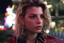 Emma online con il nuovo video "Mi Parli Piano"