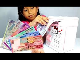 Mainan pasir ajaib magic sand paket lengkap 2kg jumbo mainan pasir. Mainan Tabungan Pakai Uang Beneran Celengan Anak Mainan Hello Kitty Let S Play Jessica Youtube