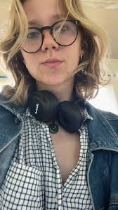 eliza ☆ (@eliza.bell_)'s videos with Right Side of My Neck