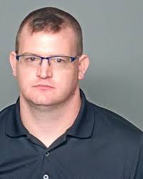 Man Posing as a Doctor Arrested The Appleton Police Department has arrested  a 32-year-old Appleton man for practicing medicine without a license. The  Appleton Police Department was recently contacted by someone suspicious