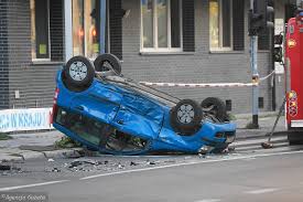 W katowicach doszło w czwartek do śmiertelnego wypadku. Wypadek W Katowicach Na Ul Sokolskiej Auto Dachowalo Zdjecie Nr 5