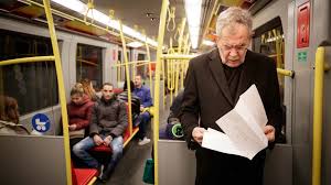 Alexander van der bellen kimdir, hayatı ve biyografisi. Yannis Koutsomitis On Twitter Austria President Alexander Van Der Bellen Spotted Commuting In Vienna Underground Https T Co 3eldq41yex