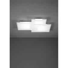 Essa include un armadio 6 ante battenti con 3 cassetti, 2 comodini a 3 cassetti, specchiera, comò a 4 cassetti ed il letto matrimoniale tevere, realizzato in ferro battuto lavorato artigianalmente. Sforzin Triquadro 1734 21 Plafoniera Moderna