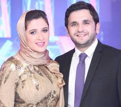 نشرت الفنانة ياسمين عبد العزيز عدة صور عبر ستوري حسابها الرسمي على إنستجرام من كواليس حلقتها في برنامج «معكم منى الشاذلي»، الذي أذيع أمس الخميس عبر قناة cbc الفضائية. Ù‡Ø±Ø¨Ø§Ù†Ù‡ Ù…Ù†Ù‡Ø§
