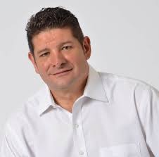 Adán Flores • Facebook