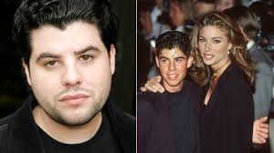 Raymond s sohn has 5 locations. Stallone Spricht Uber Seinen Toten Sohn B Z Berlin