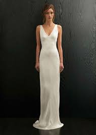 30 Minimalist And Elegant Wedding Dress Ideas Lace Bridesmaids Gowns Elegant Wedding Dress Simple Elegant Wedding Dress