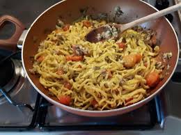 Preparare la pasta in casa è una cosa che mi diverte tanto e mi riempie di soddisfazione. Ricetta Tagliolini Alle Vongole E Pomodorini Dolcidee