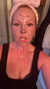 Amber Moffitt's Instagram, Twitter & Facebook